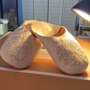 Elegant Cream Embroidered Women's Shoes